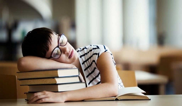 اهمیت خواب برای دانش آموزان2